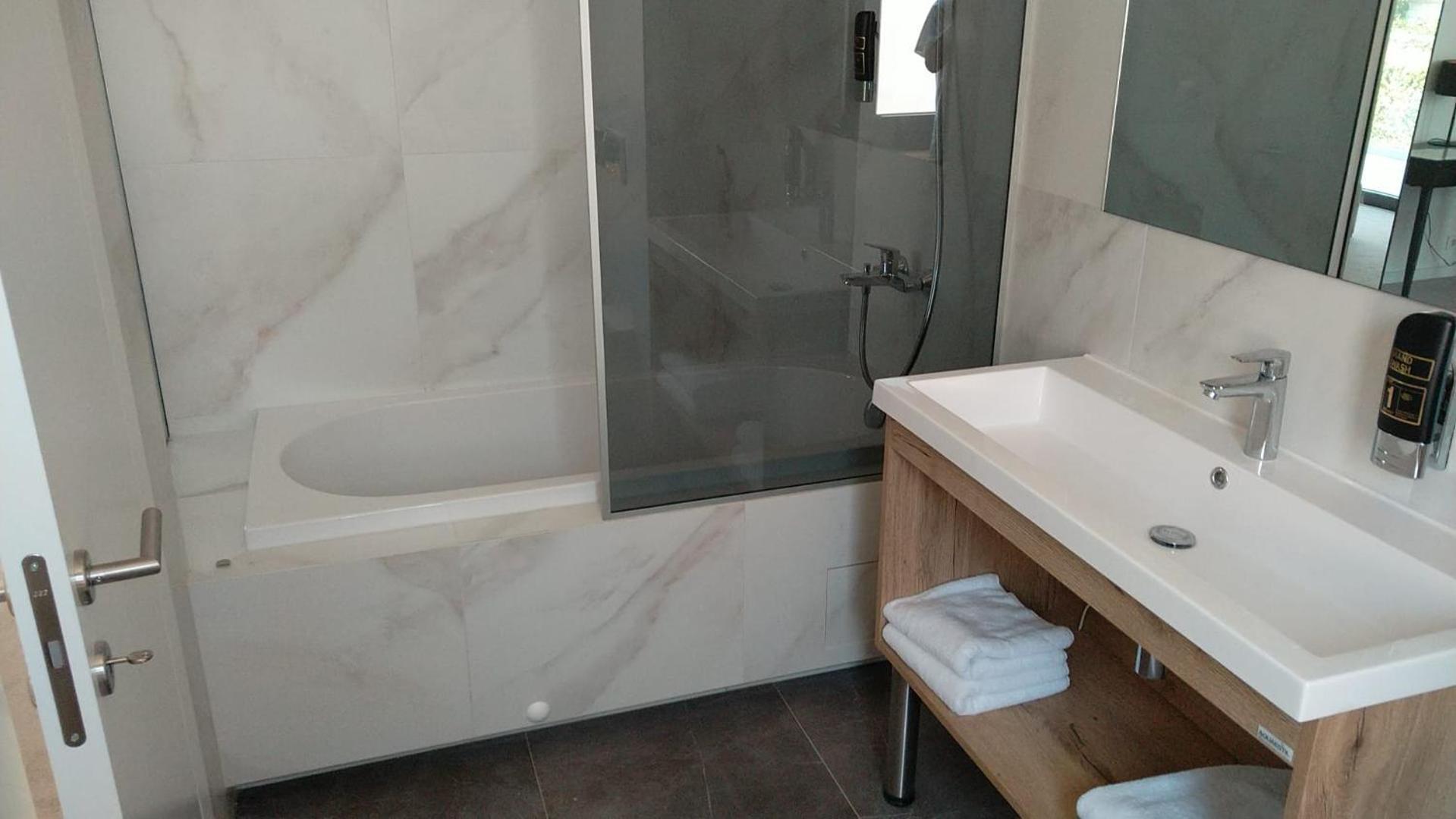 Hotel Oscar Каштела Экстерьер фото