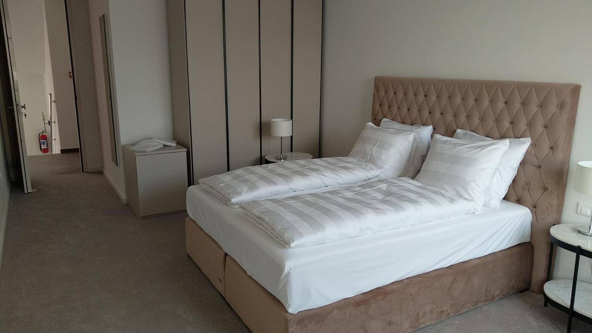 Hotel Oscar Каштела Экстерьер фото
