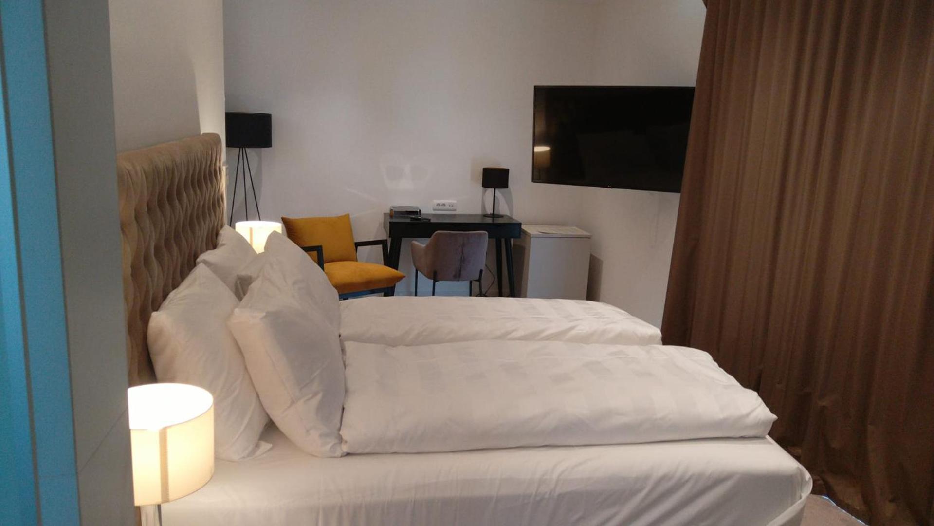 Hotel Oscar Каштела Экстерьер фото